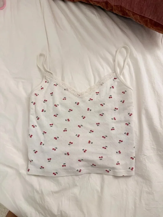 John Galt Cherry Lace Tank - Picture 3 of 3